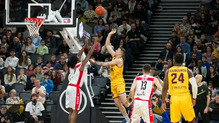 FedEx Launches Massive AI Upskilling Initiative for 400,000 Employees