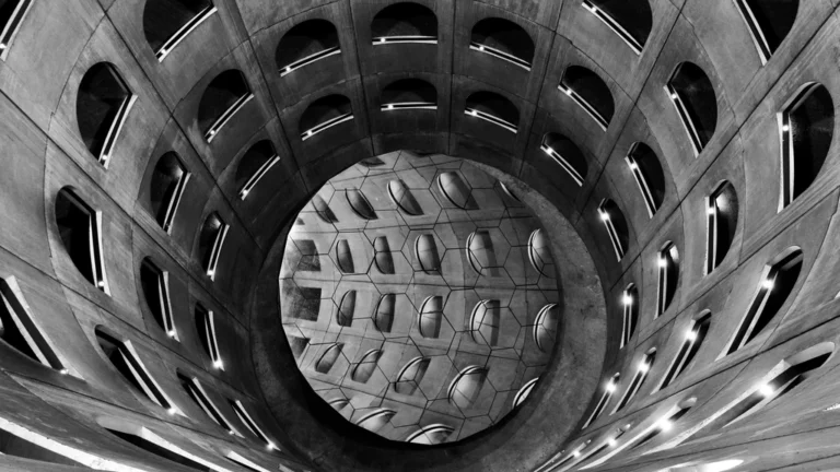 Australia Enforces Age Restrictions on Social Media, Canada Weighs Joining the Trend